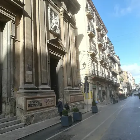 Ballaro' Apartment
